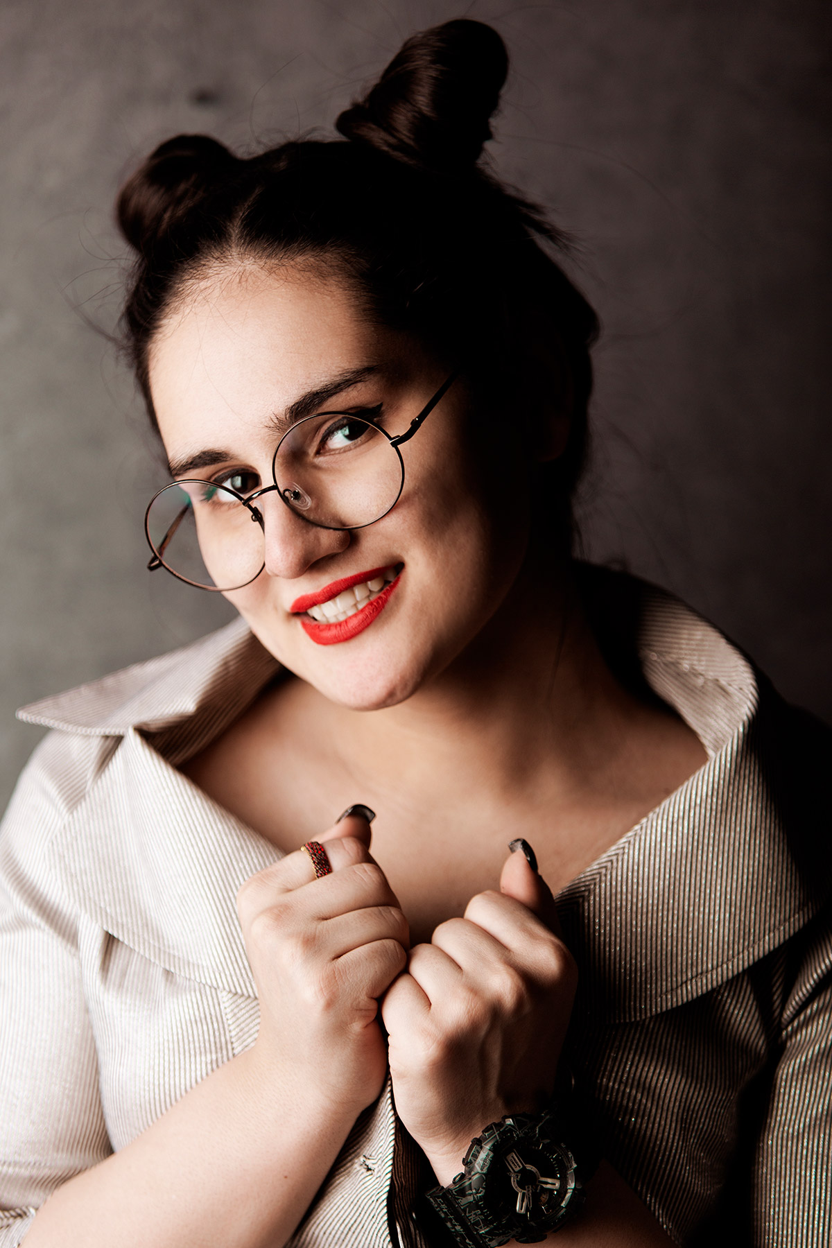 portrait photo of a girlPortrait photo of a girl with a white shirt and her white horse