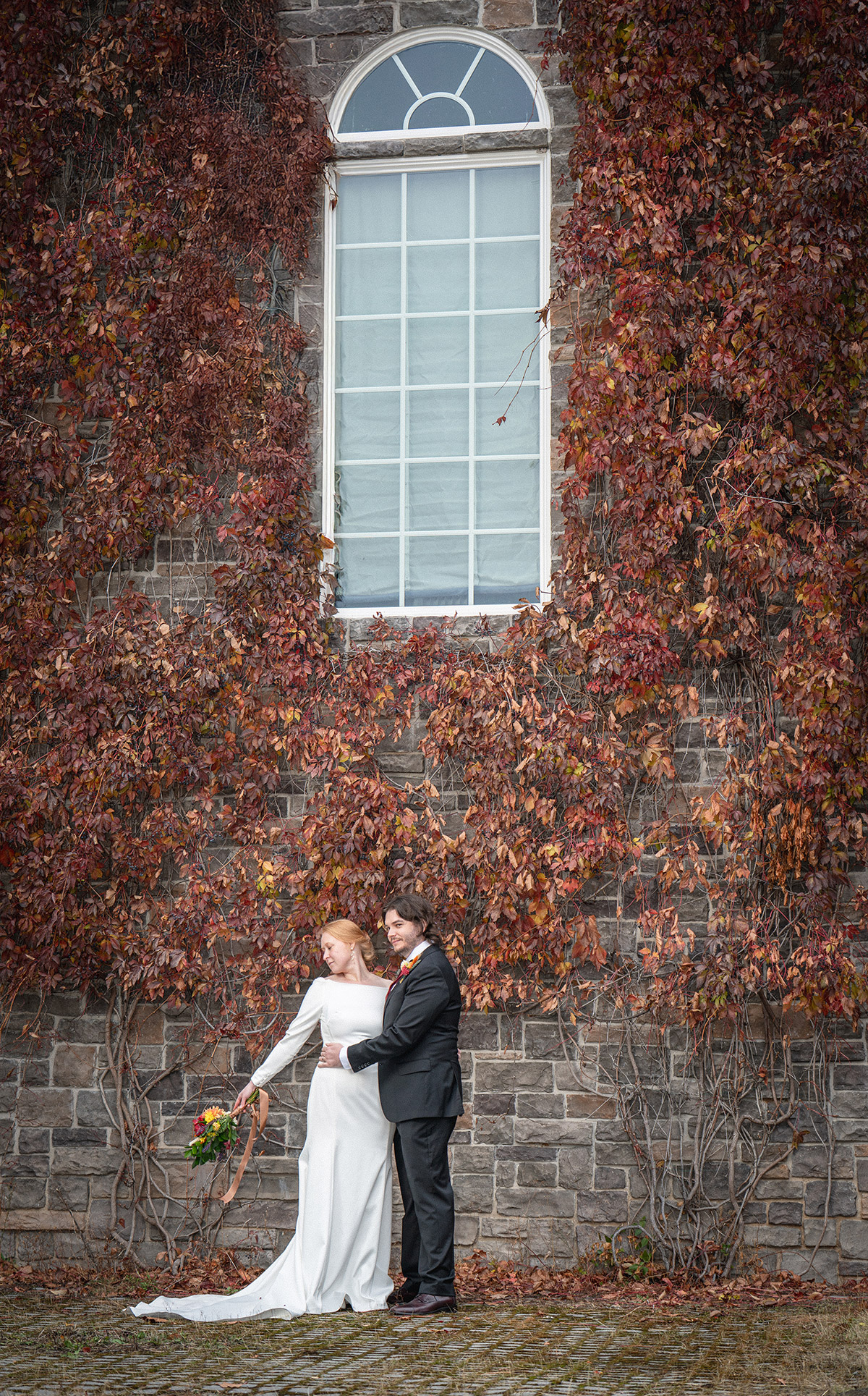 Wide Wedding portrait with the fall vibe