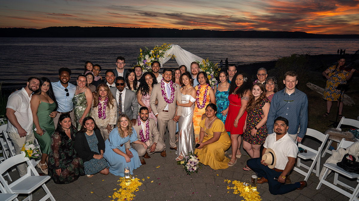 The family photo on the wedding day